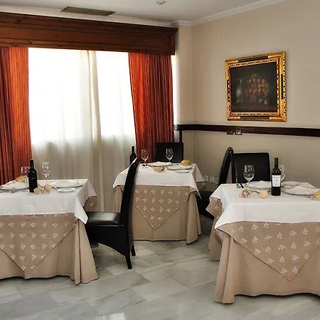 Szálloda Sercotel Dona Carmela Sevilla